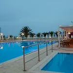 Queens Bay 4*