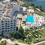 Queens Bay 4* Kissonerga