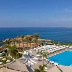 Hotel Queens Bay 4*