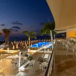Queens Bay Hotel 4*