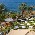 Hotel Queens Bay 4*