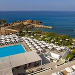 Ξενοδοχείο Queens Bay 4*