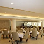 Hotel Queens Bay 4*