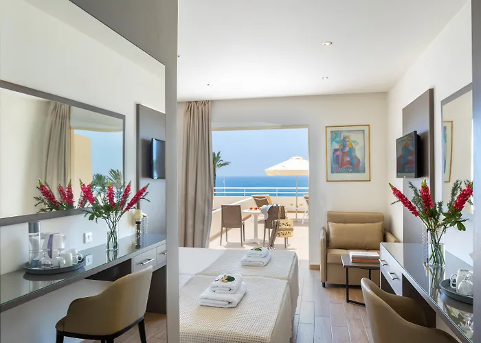 Queens Bay Hotel Kissonerga