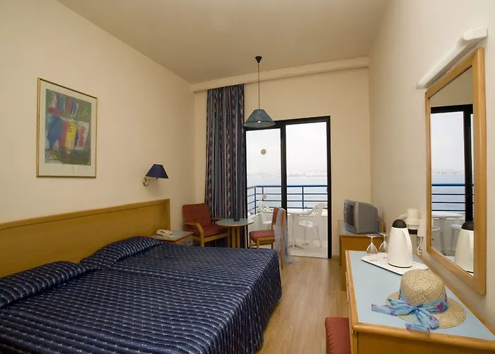 Queens Bay Hotel Kissonerga