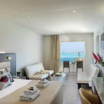 Queens Bay Hotel 4*
