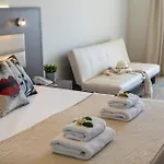 Hotel Queens Bay