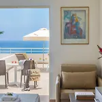 Queens Bay Hotel 4*
