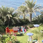 Hotel Queens Bay 4*