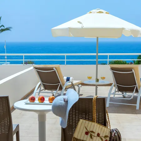 Hotel Queens Bay 4*