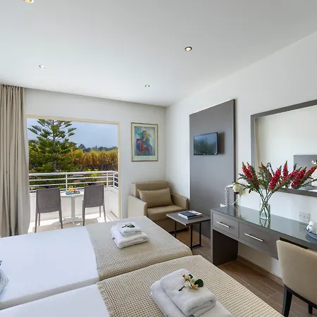 Queens Bay Kissonerga