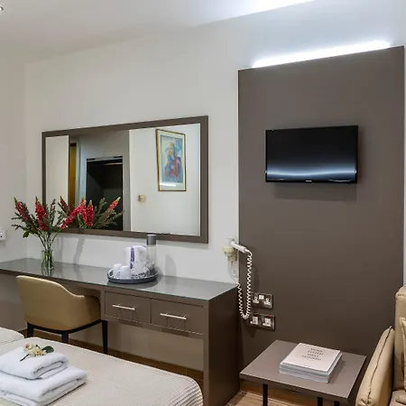Queens Bay 4* Киссонерга
