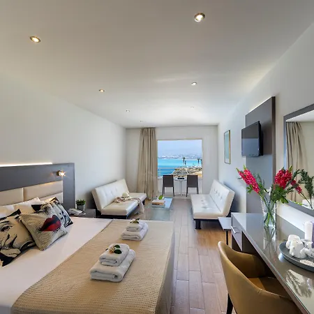 Queens Bay 4* Kissonerga