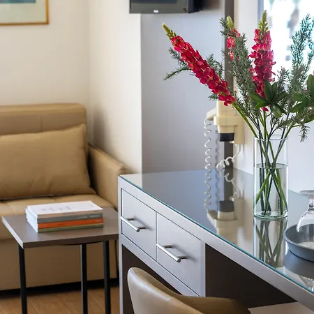 Queens Bay Hotel 4*