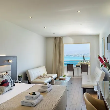 Queens Bay Отель 4*