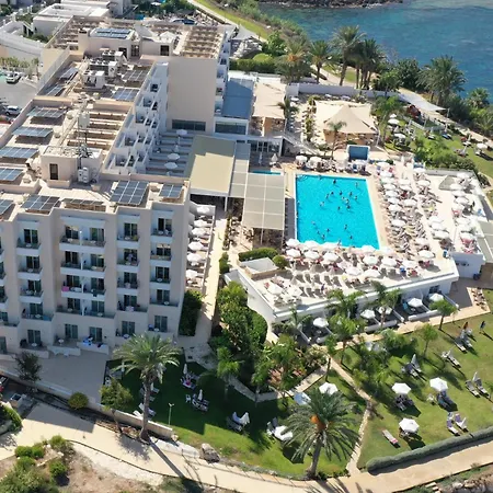 Queens Bay 4* Kissonerga