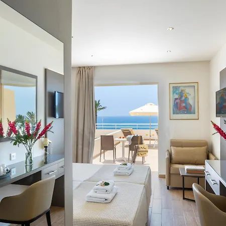 Queens Bay Otel Kissonerga