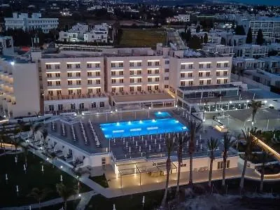 Otel Queens Bay