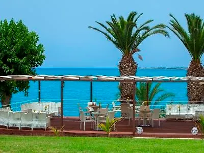 Queens Bay 4* Kissonerga