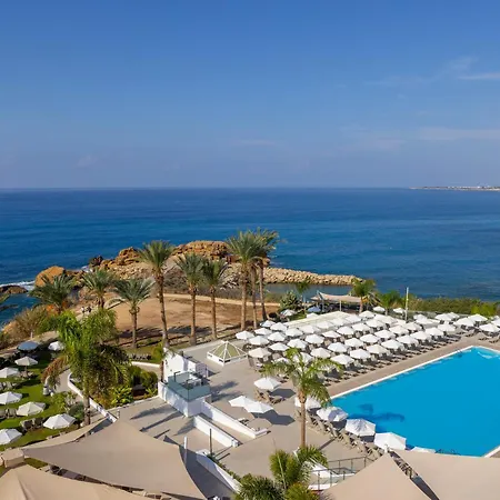 Hotel Queens Bay 4*