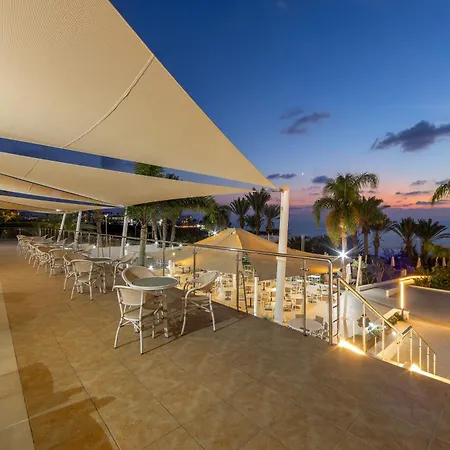 Szálloda Queens Bay 4*