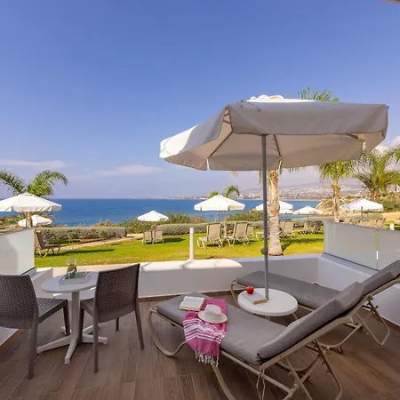 Queens Bay 4* Kissonerga