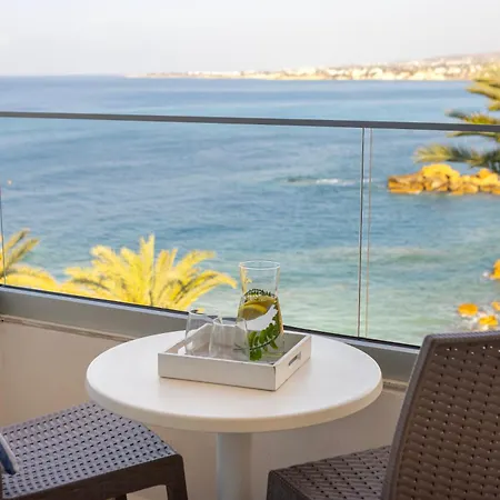 Queens Bay 4* Kissonerga