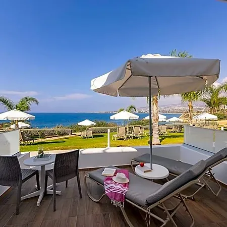 Queens Bay Hotel Kissonerga