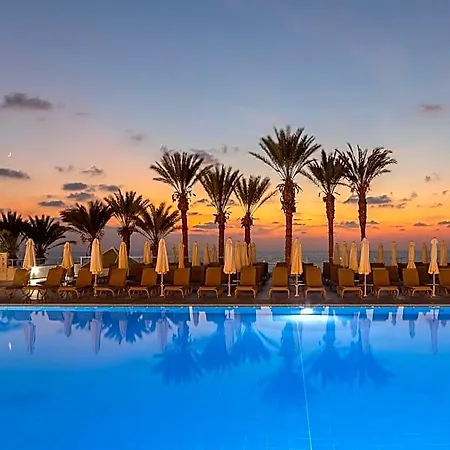 Queens Bay 4* Kissonerga
