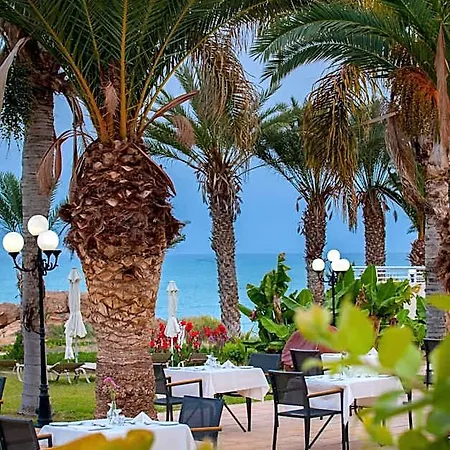 Queens Bay Otel Kissonerga