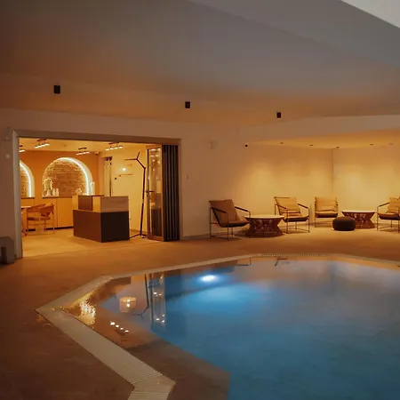 Queens Bay Отель 4*