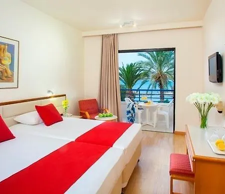 Queens Bay Szálloda 4*