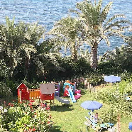 Szálloda Queens Bay 4*