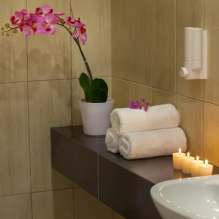 Otel Queens Bay Kissonerga