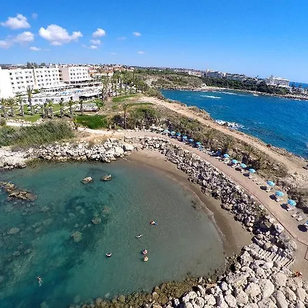 Queens Bay 4* Kissonerga