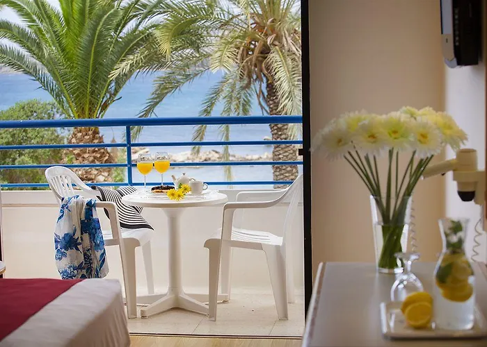 Queens Bay 4* Kissonerga