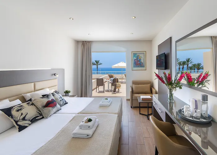 Queens Bay Kissonerga