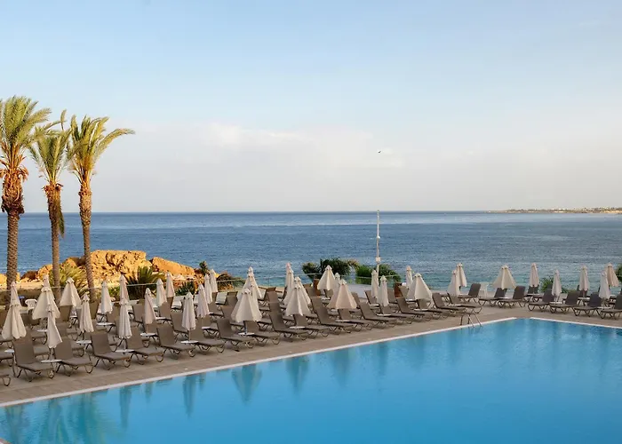 Hotel Queens Bay Kissonerga