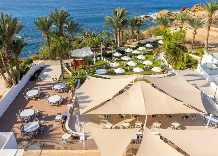 Queens Bay Hotel Kissonerga